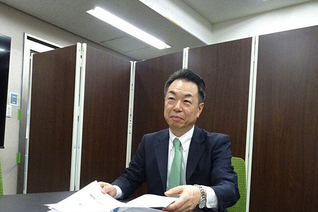 「生産準備支援は1年以上のプロジェクトとなるため、技術者のやりくりがつかずすべての引き合いに対応できていない」と話す佐藤康明社長