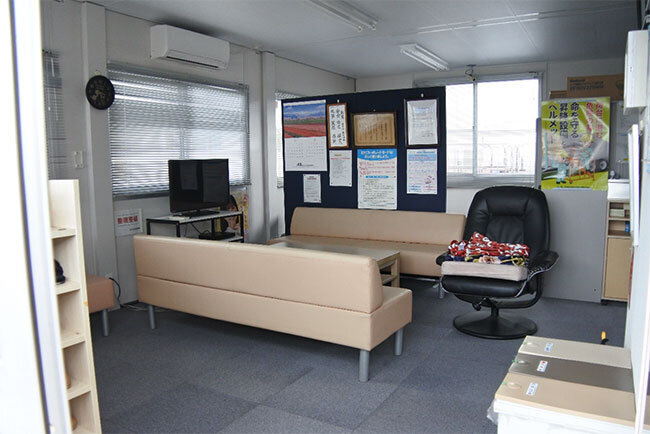 ドライバーの休憩室。奥には早朝や深夜に出発するドライバーのためのベッドもある