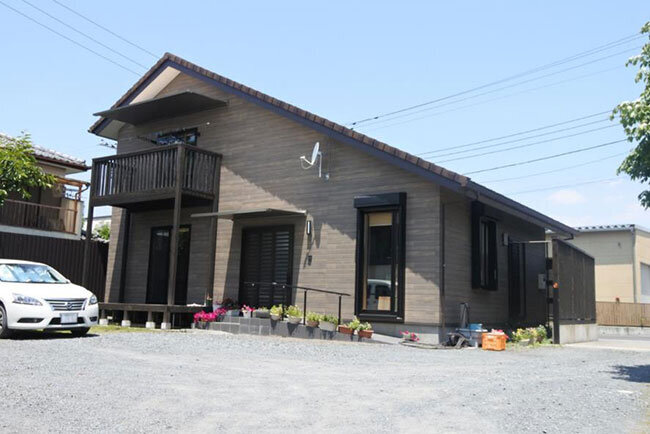 モデルハウスの外観。世帯人数に応じて部屋の仕切りを自在に変えられる