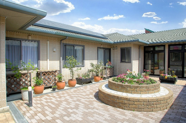 ヒルズ伊勢崎が運営する介護付有料老人ホーム「ラポール伊勢崎」