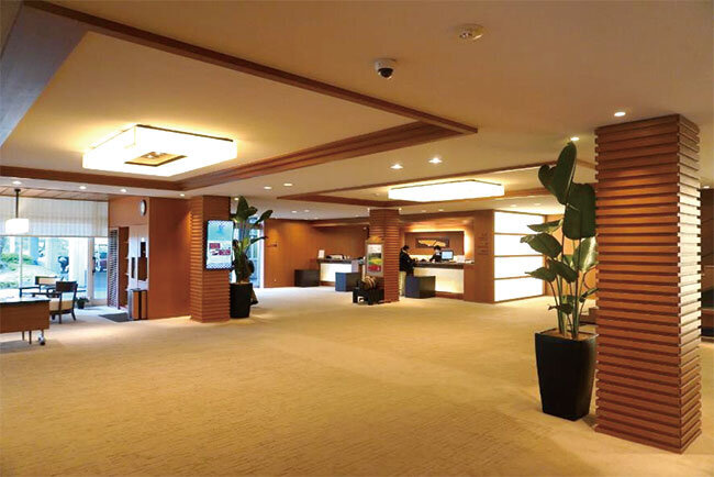 クラブハウス1階のエントランスホール