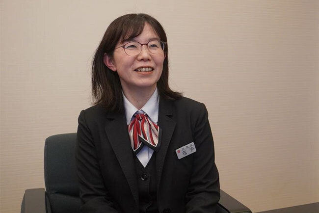 総務部の花戸美秀子係長