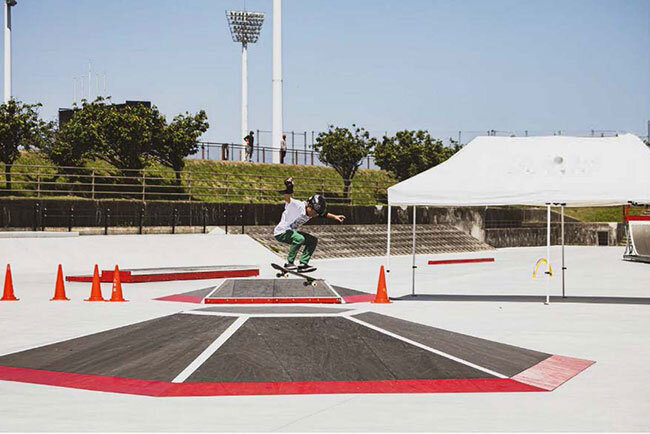 香川県丸亀市で行われたスケートボードの大会の様子