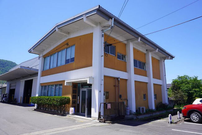 都村製作所の本社棟の外観