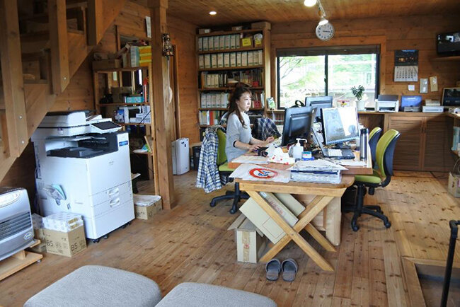 各種ICT機器が設置されている受付棟の内部