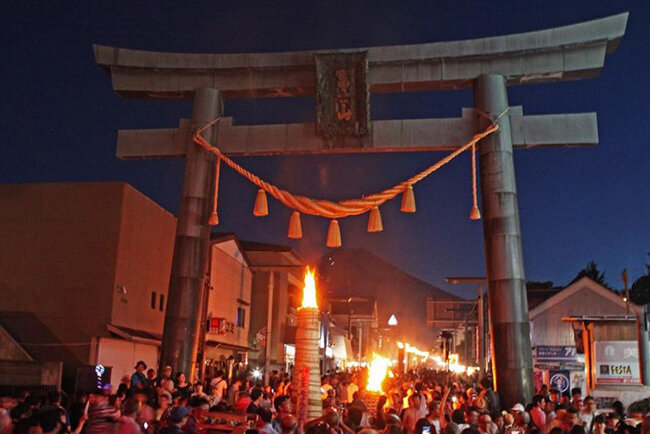 吉田の火まつり（写真提供：やまなし観光推進機構）