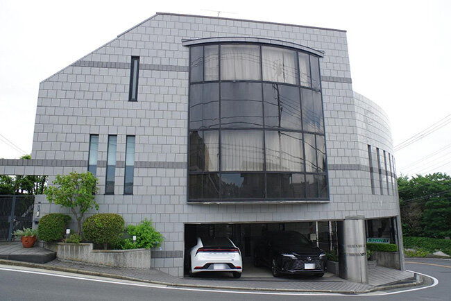 内外装をリニューアルした新栄重機土木本社