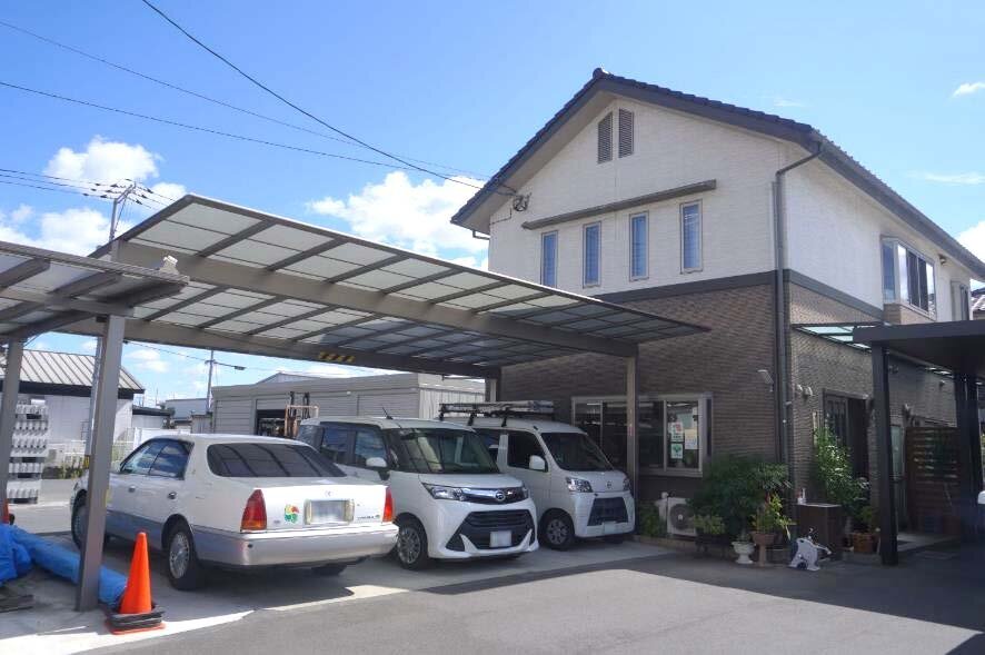 守安ハウジングパークの本社の外観