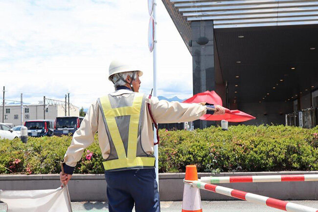 勤務形態が比較的柔軟なため多様な業種から転職やアルバイトで入社してくる