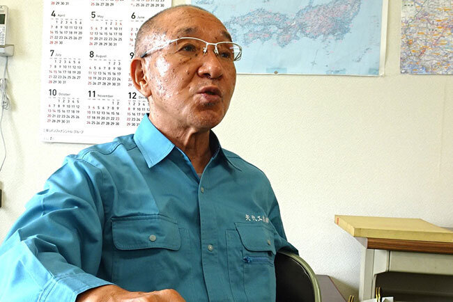 自社のベテランの経験と技術力の高さを語る岩崎社長