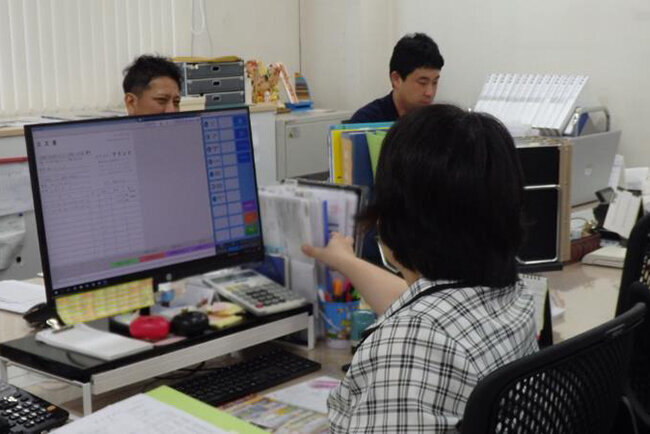 ペーパーレス化が進むアテンドのオフィス