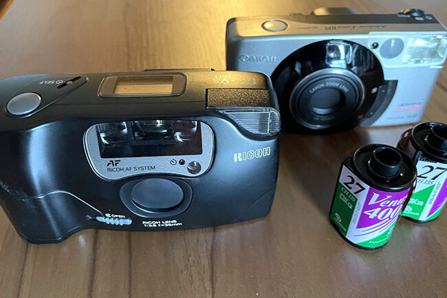 フィルムカメラ市場の転換期に温泉事業に参入