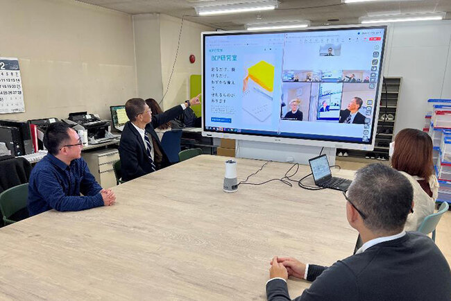 大画面ディスプレイを使ったWeb会議