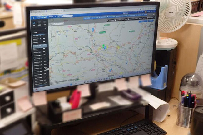 高度運行支援システムによって事務所のパソコンにリアルタイムで表示される貨物の位置