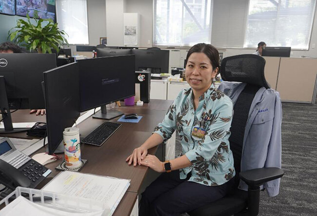 吉野咲枝人事係長