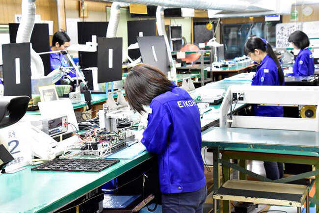 プリント基板への電子部品の実装から製品組み立て、検査までの一貫生産体制の充実が強み