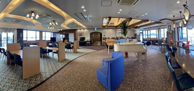 落ち着いた雰囲気のケアハウス屋島の展望食堂