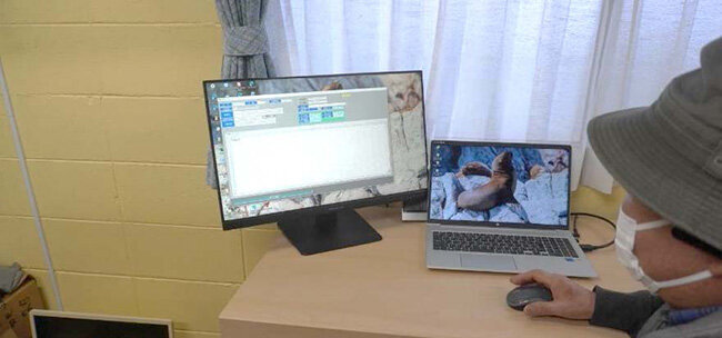 システムを活用して基幹業務に取り組む様子