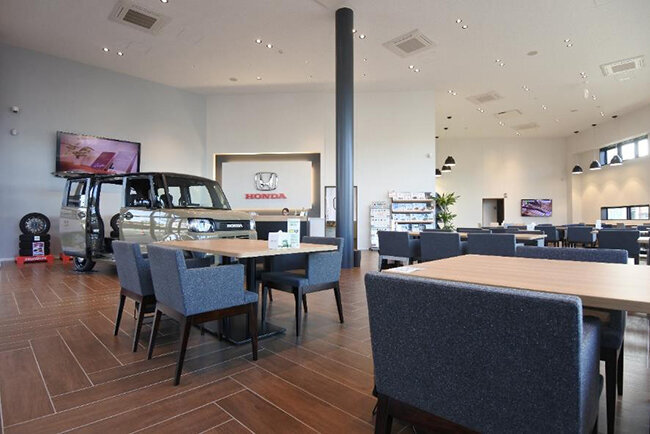 安中店の広いショールーム