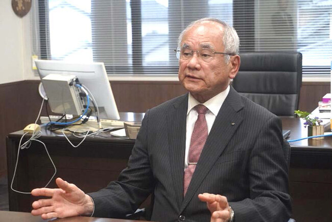 まちづくりへの思いを語る多度津町の丸尾幸雄町長