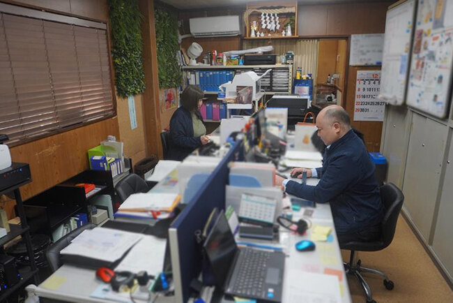 小寺油脂のオフィスの様子