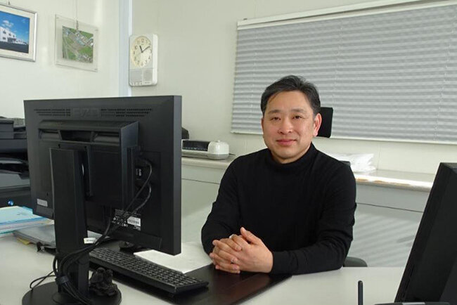 「宮大工やハリウッドスターを夢見たこともあった」と笑う小川雅弘社長