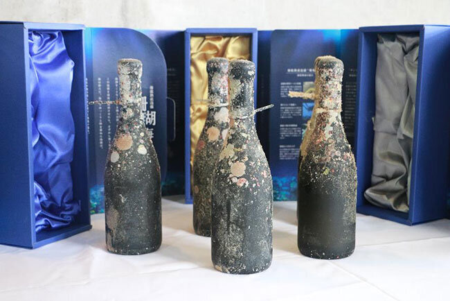 近隣の海底で熟成した海底貯蔵泡盛