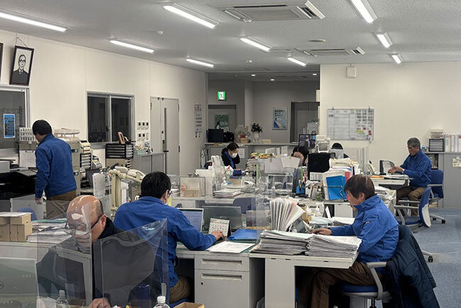 実績のあるシステム会社にセキュリティ環境を構築してもらい社内業務の負担を軽減しつつ万全のセキュリティ対策を講じた