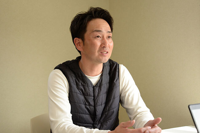 株式会社Kurasapo代表取締役の田口崇文氏。大学で福祉を学び、卒業後は国立重度知的障害者施設「のぞみの園」に勤務。同園で自閉スペクトラム症の支援に強い関心を抱き、独立に至る