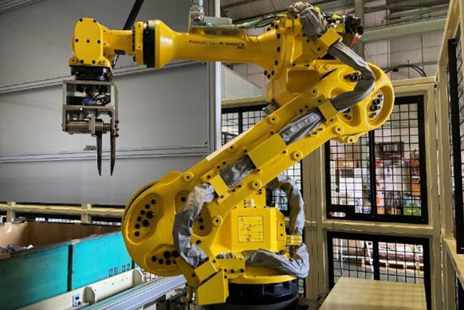 ロボットを活用した専用機づくりに力をいれている