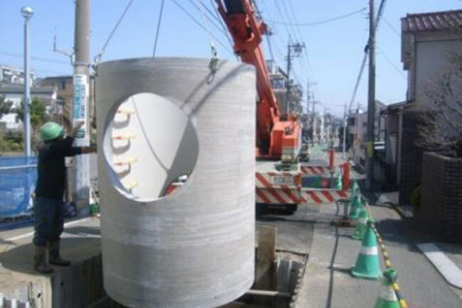 下水道布設替え：上下水道管の老朽化対策は深刻で、水道工事の需要は増える一方だ