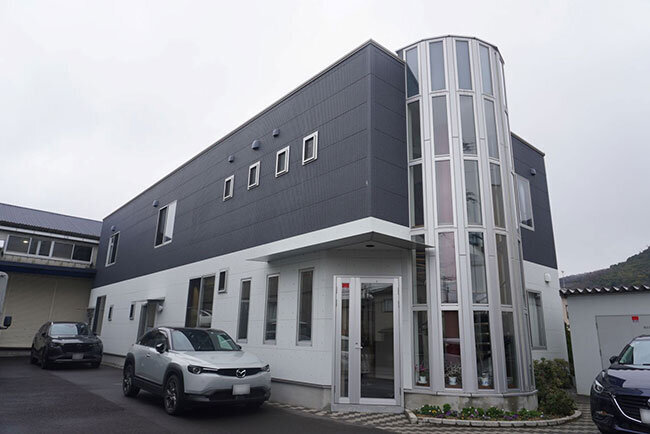 ハマダフードシステムの本社の外観