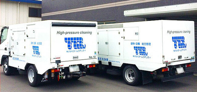 排水管を洗浄する高圧洗浄車