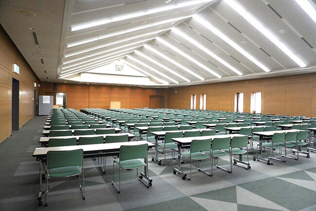 高松商工会議所会館の大ホール