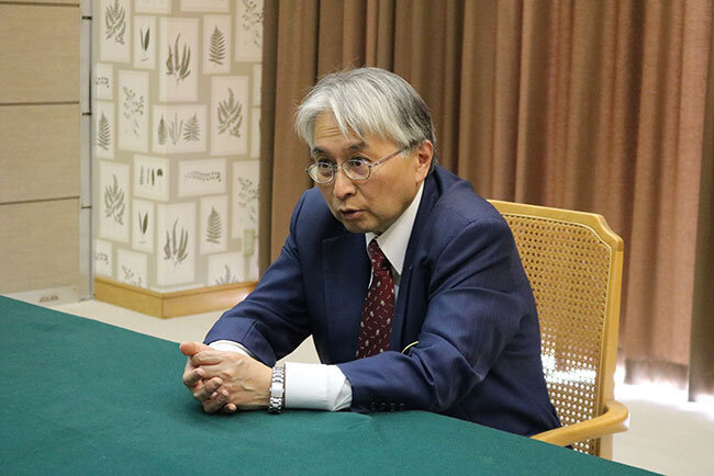 社是の由来を説明する中澤一裕代表取締役社長