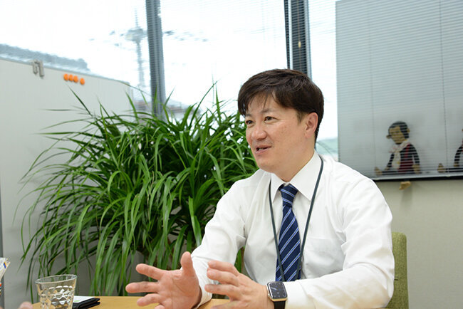 高齢者施設に16年間勤め、介護福祉士として地域包括支援センターの相談業務も長年手がけてきた一般社団法人アンクル代表理事の河村俊一氏