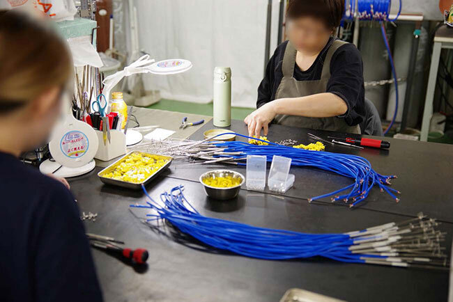 サーモテクノスの工場で働く女性たち