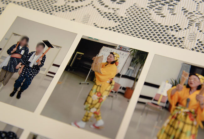 事業を軌道に乗せるためには地域への認知度向上が大切だ。松岡代表は地域の高齢者施設を慰問に訪れ、南京玉すだれや腹話術を披露してきた