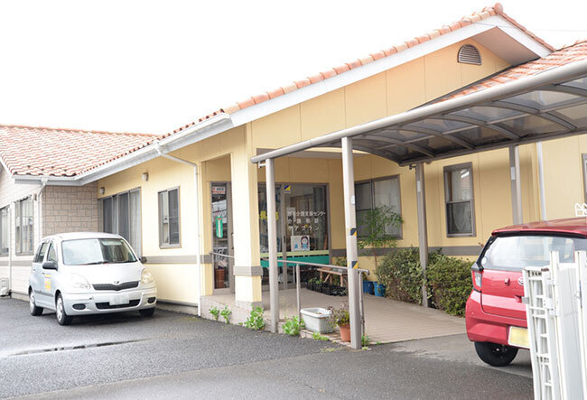 デイサービス「ほほえみ倶楽部」外観。一軒家のような温かみのある建物だ