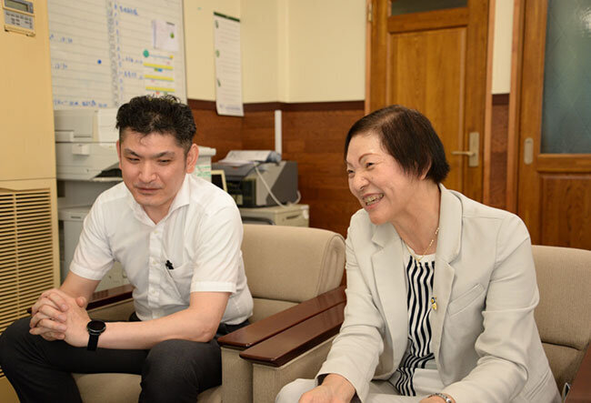 利用者が増えているため、今後はより一層「よりそいの会」に力を入れていきたいと語る松岡代表と松岡専務