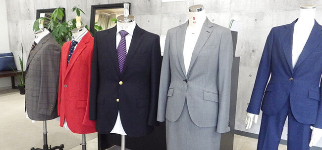 ファッションルームに置かれている独自ブランド商品