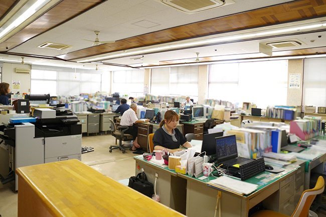 現在もすっきりとまとまった事務所だが一段の改善を目指す