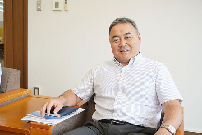 オキナヤの強瀬憲治取締役・管理本部長