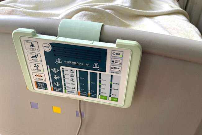 自動体位変換マット。褥瘡防止や血流改善に効果を発揮。業務の効率化が進んだ