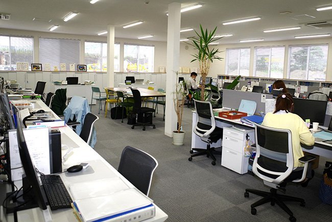 ワンフロアのオフィスには壁や仕切りがない