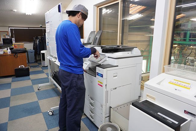 複合機を使って紙文書をスキャンし保存