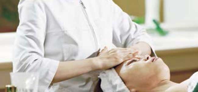 エステサロンのスタッフ対象の技術講習