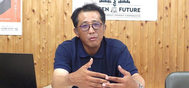 「働きやすく、誇りを持てる林業へ。そんな姿を描くことで、未来の仲間が自然と集まってくるはず」と話す野原義弘参事