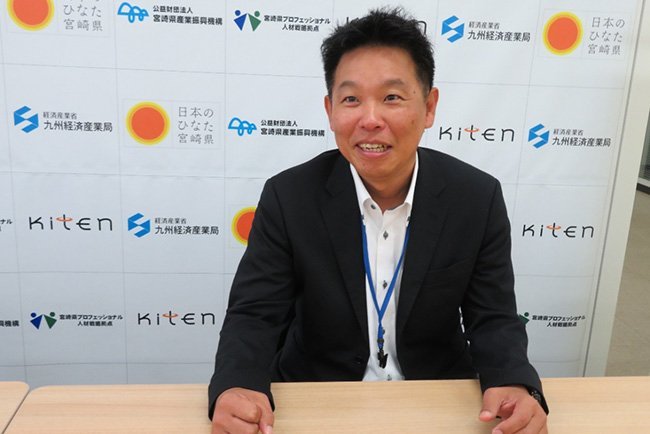 「県内中小企業においても脱炭素経営の重要性は非常に高まっています」と語る長友室長
