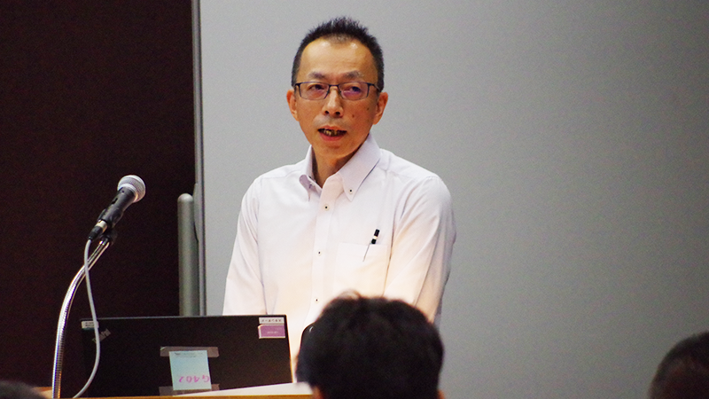 『お客さまの「買う気スイッチ」をパチン!とONにするには?』を講演する株式会社インターコネクトの神部雅之氏